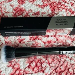 IL MAKIAGE Foundation Blending Brush - 100